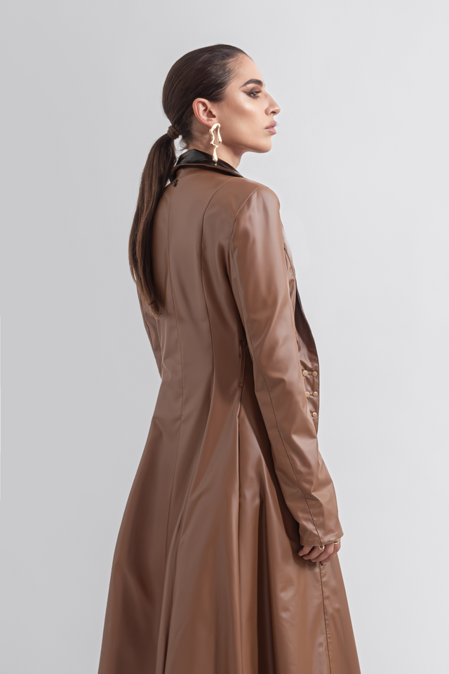 reversible_latex_look_and_vegan_leather_trench_coat_black_brown_side