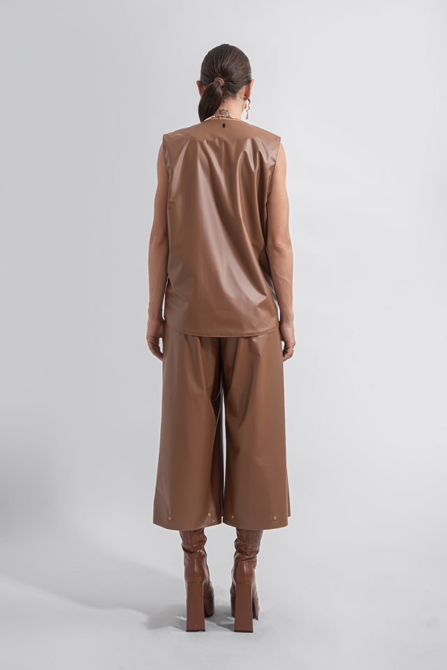 leather_look_sleeveless_top_light_brown_back_relaxedfit
