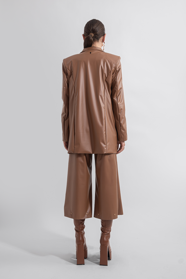 single_breasted_blazer_light_brown_open_back_relatexfit