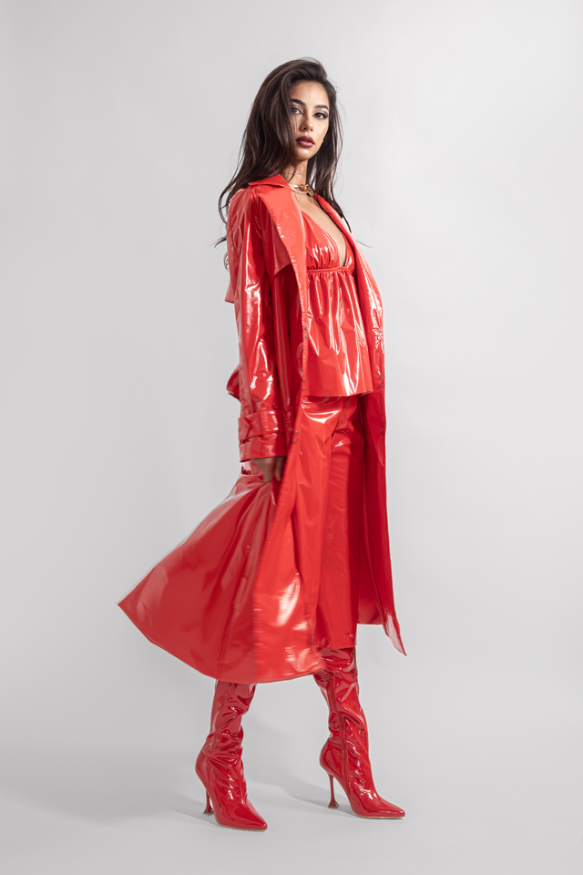 straight_coat_latex__look_red_side