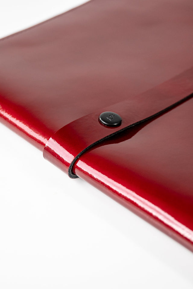 tacrai_red_real_patent_leather_clutch_bag_details